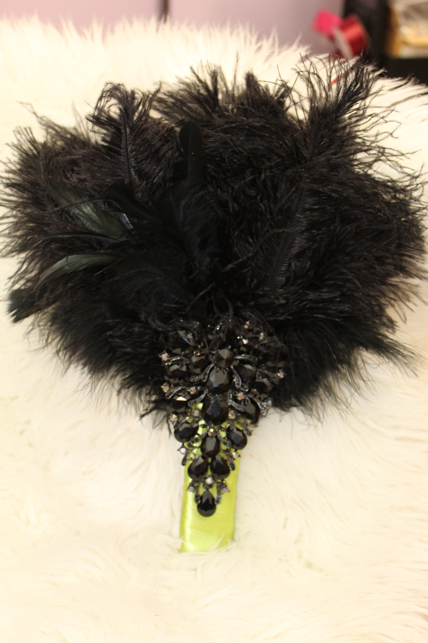 Noir Majesty| Ostrich Feather Hand Fan